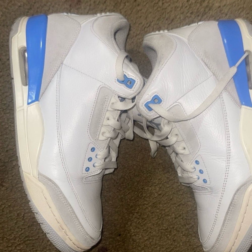 Men's White and Blue Retro 3 Jordans size 9